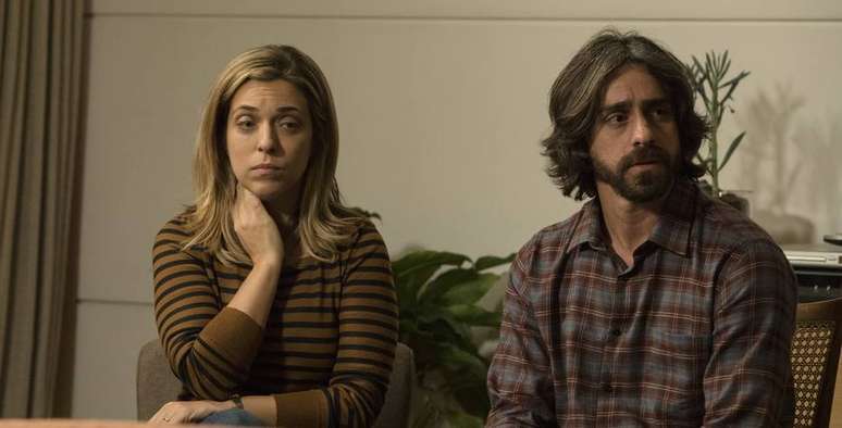 J&uacute;lia Rabello e Felipe Abib fazem Ol&iacute;via e Marcel em 'Mal Me Quer'.