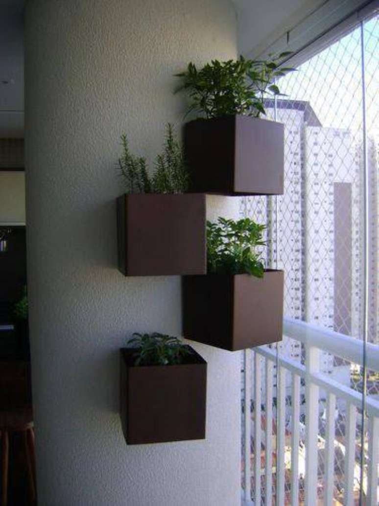 9. Você pode fazer composições diferenciadas para a sua horta vertical
