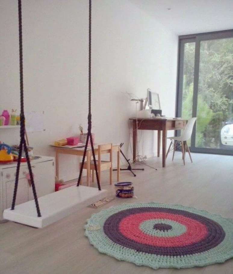 96. Tapete de croch&ecirc; redondo com cores diferentes