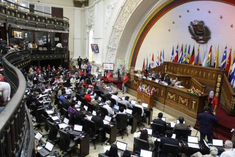 Assembleia Nacional aprova entrada de ajuda na Venezuela