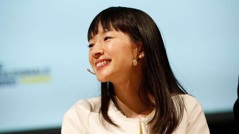 Marie Kondo estrela a série 'Tyding up' (Organizando, em inglês) no Netflix