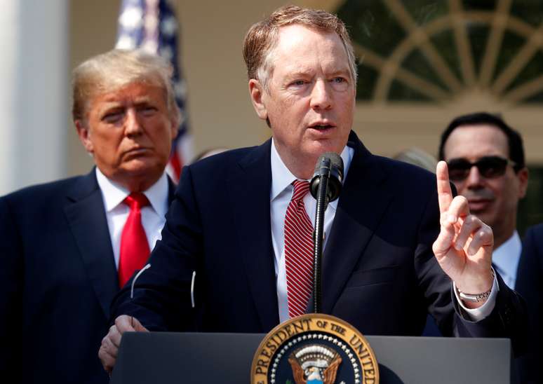 Representante do Comércio dos EUA, Robert Lighthizer, e presidente dos EUA, Donald Trump  
01/10/2018
REUTERS/Kevin Lamarque