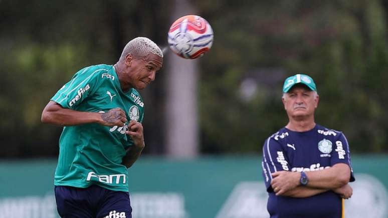 Deyverson e Felipão foram denunciados e podem desfalcar o Palmeiras no Paulista (Agência Palmeiras/Divulgação)