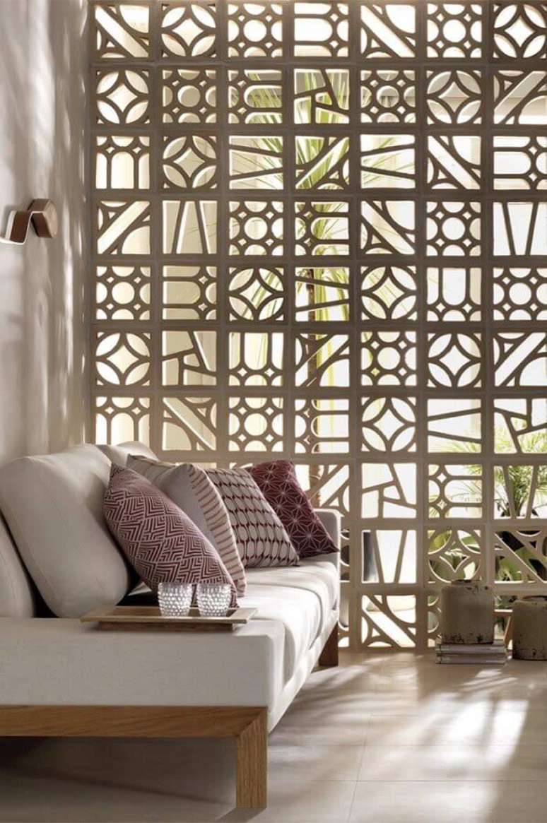 35. O cobog&oacute; pode ser utilizado apenas como um elemento est&eacute;tico nos ambientes &ndash; Foto: Viviana Reis Design de Interiores