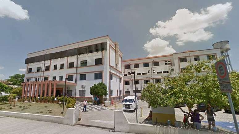 Menina foi internada no Conjunto Hospitalar de Sorocaba após cair do quarto andar de prédio