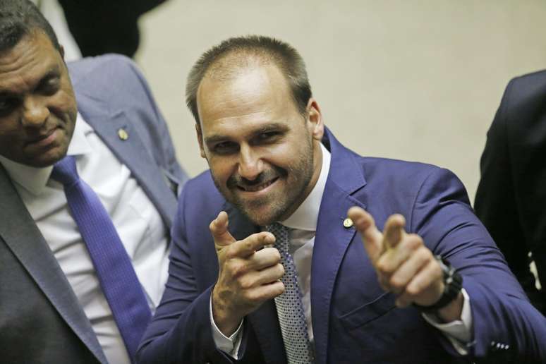 Deputado Eduardo Bolsonaro (PSL-SP) no plenário da Câmara dos Deputados, em Brasília, onde comemorou a nova condenação do ex-presidente Luiz Inácio Lula da Silva