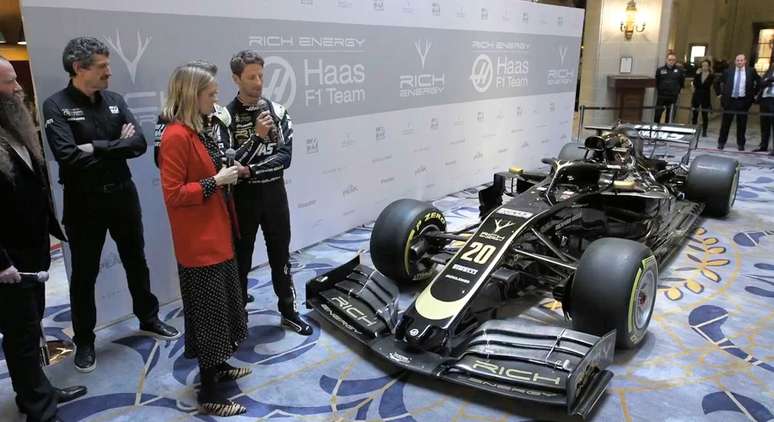 Haas revela pintura preta e dourada para a temporada 2019 da F1