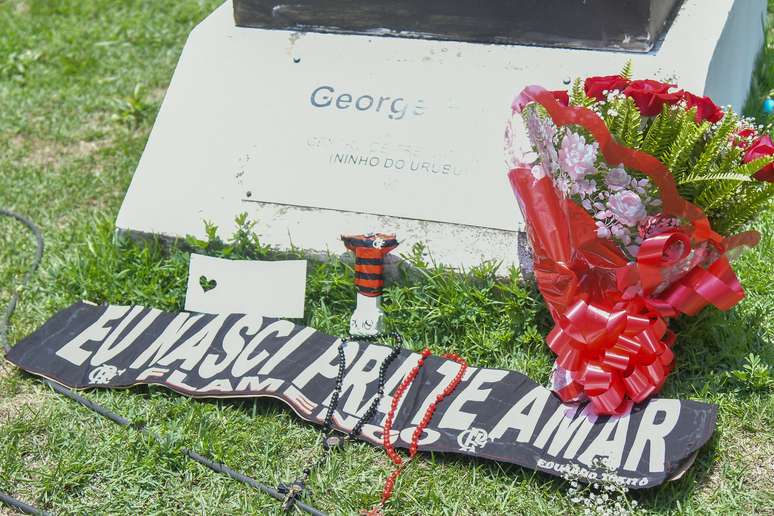 Homenagem no Centro de Treinamento do Flamengo às vítimas de incêndio que deixou 10 mortos