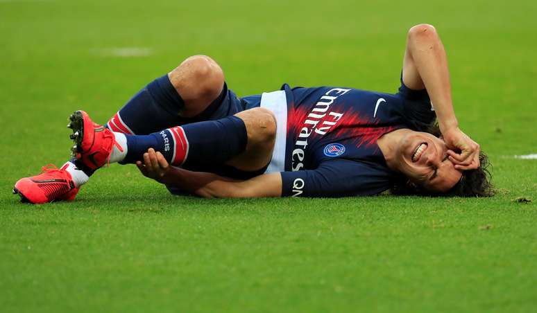 Cavani se machucou no duelo do PSG contra o Bordeaux