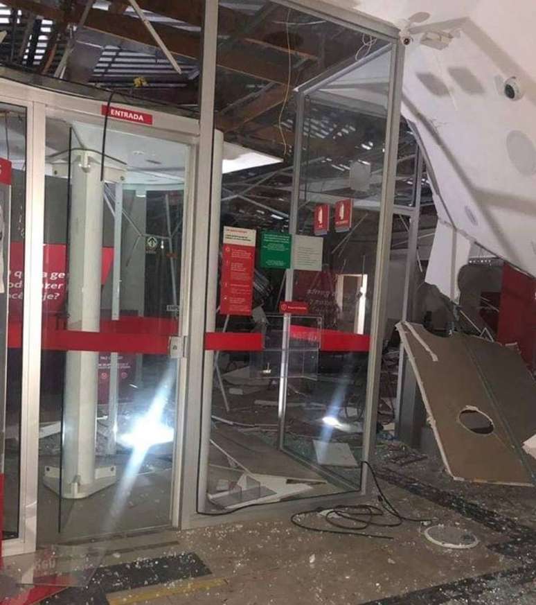 Três agências foram atacadas com explosivos pela quadrilha, em São Bento do Sapucaí (SP)