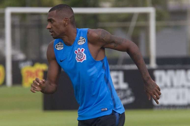 Marllon em treino do Corinthians (Foto: Daniel Augusto Jr)