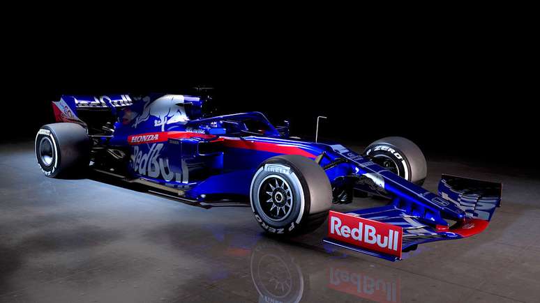 Toro Rosso apresenta novo STR14 para a temporada 2019 da F1