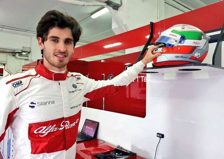 Giovinazzi acredita ter sorte por correr ao lado de Raikkonen