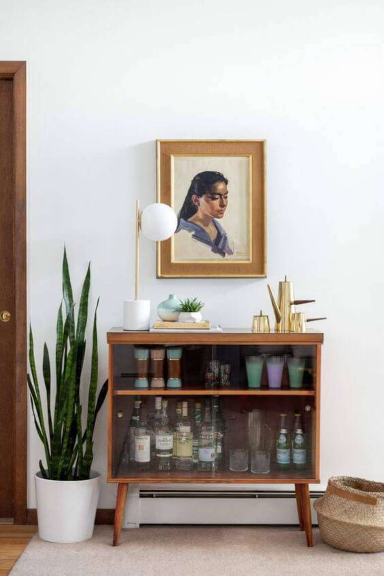 4. O vaso com mini espada de S&atilde;o Jorge ficou &oacute;timo ao lado da planta espada de S&atilde;o Jorge de tamanho normal