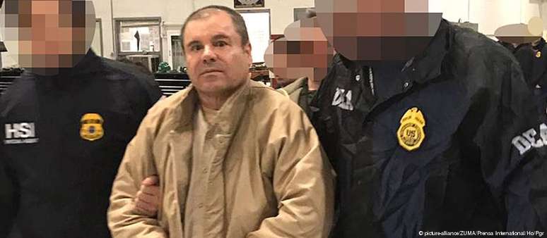 El Chapo durante a extradição para os Estados Unidos em 2017