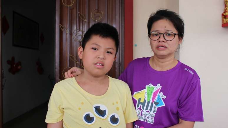Belle Tan diz que o corpo do filho foi tomado por erupções cutâneas