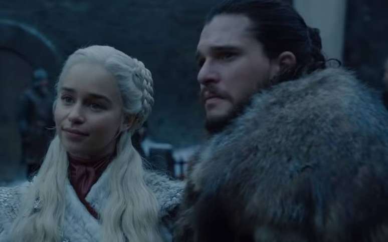 Emilia Clarke e Kit Harington como Daenerys e Jon Snow em 'Game of Thrones'.