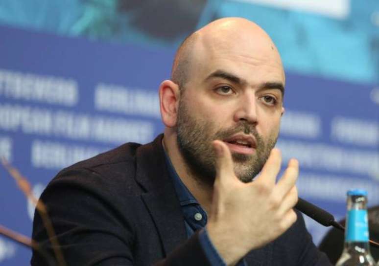 Roberto Saviano vive sob escolta por causa de suas denúncias contra a máfia Camorra