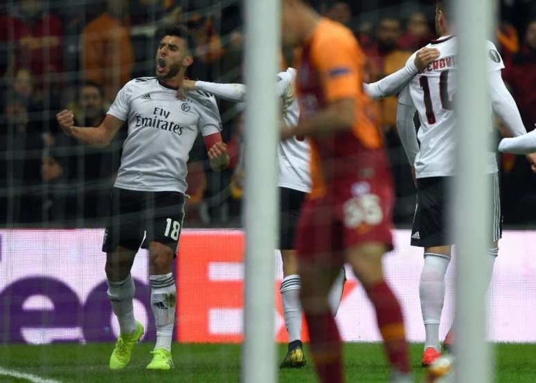 Benfica venceu fora de casa na Turquia (Foto: AFP)