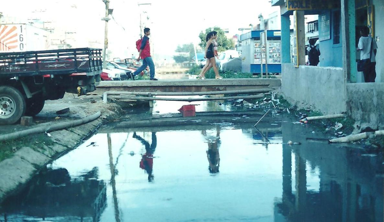 Em 2002 e 2003 a associa&ccedil;&atilde;o de moradores fez uma campanha de regulariza&ccedil;&atilde;o e transfer&ecirc;ncia de t&iacute;tulos eleitorais dos moradores de Rio das Pedras