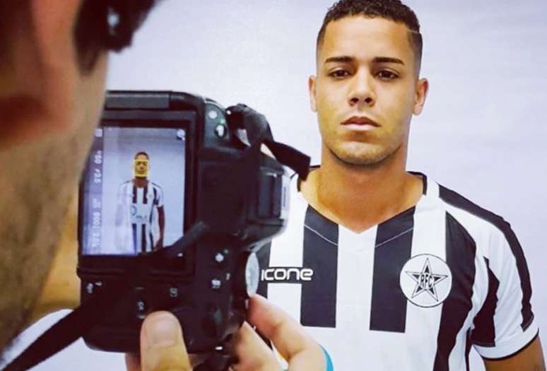 Maxwell é o atual artilheiro do Campeonato Carioca (Foto: Reprodução/Instagram)