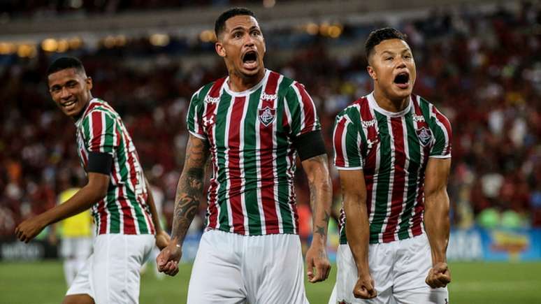 Luciano comemora o gol da classificação do Flu (Foto: LUCAS MERÇON / FLUMINENSE F.C.)