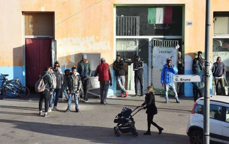 Polícia italiana desmantela rede de tráfico de imigrantes