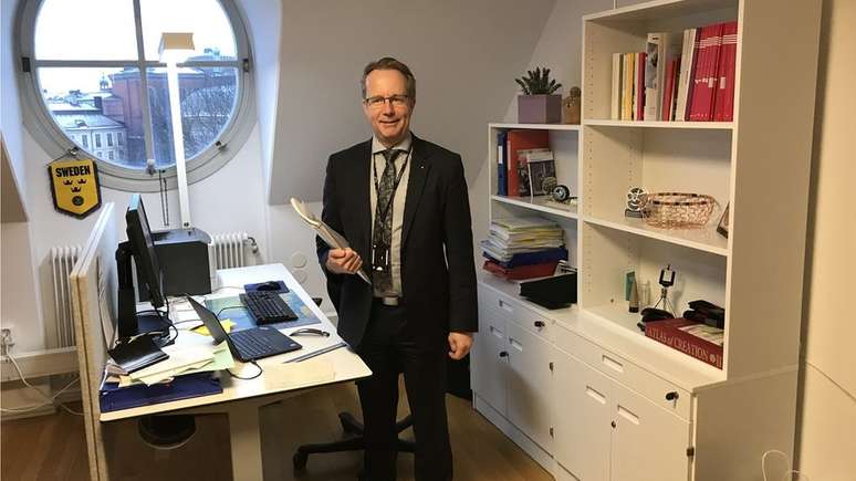 Assessores? Deputados, como Per-Arne Håkansson, não têm nenhum – ficam sozinhos em seus pequenos gabinetes
