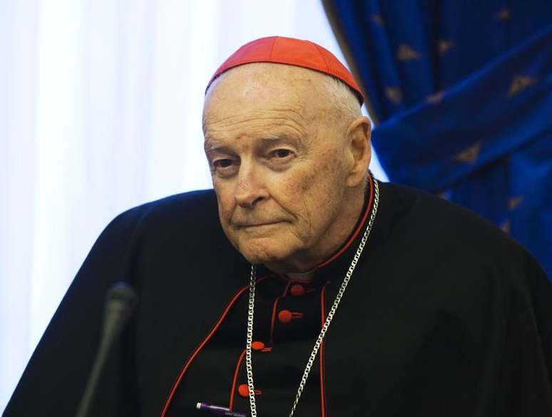 Ex-cardeal católico nos EUA, Theodore McCarrick. 17/9/2011. REUTERS/Morteza Nikoubazl (IRAN - Tags: POLITICS PROFILE RELIGION) - 