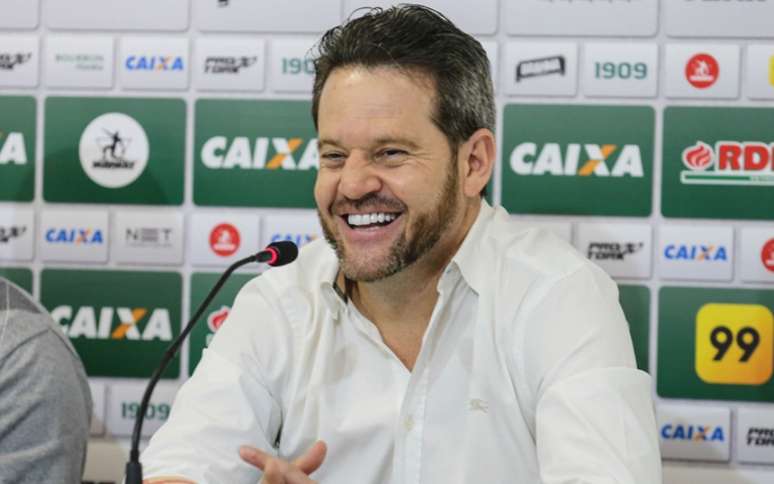 Em 18 jogos no comando do Coxa, o treinador venceu seis, empatou oito e perdeu quatro (Geraldo Bubniak/AGB)