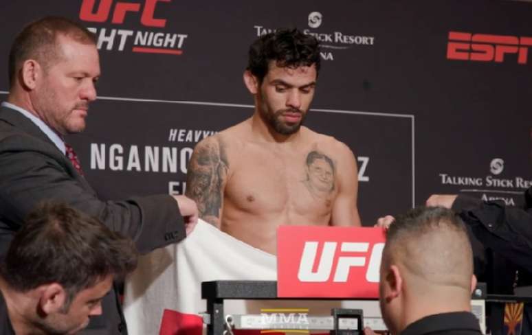 Renan Barão falhou na pesagem pela segunda vez consecutiva (Foto: Reprodução MMA Fighting)