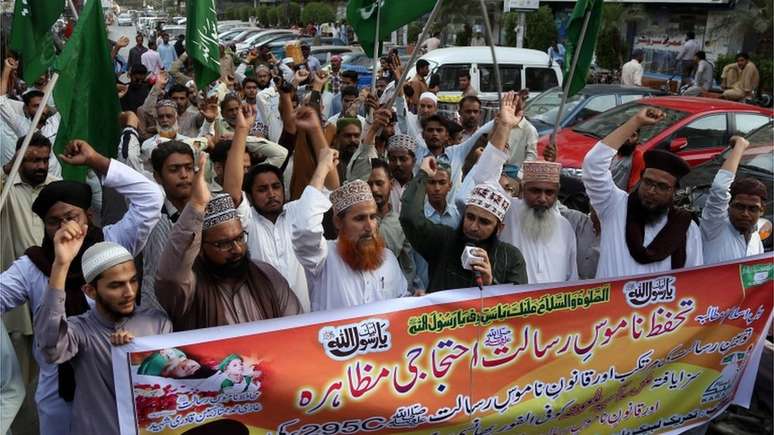 Grupo pediu condenação de Asia Bibi em Lahore, no Paquistão