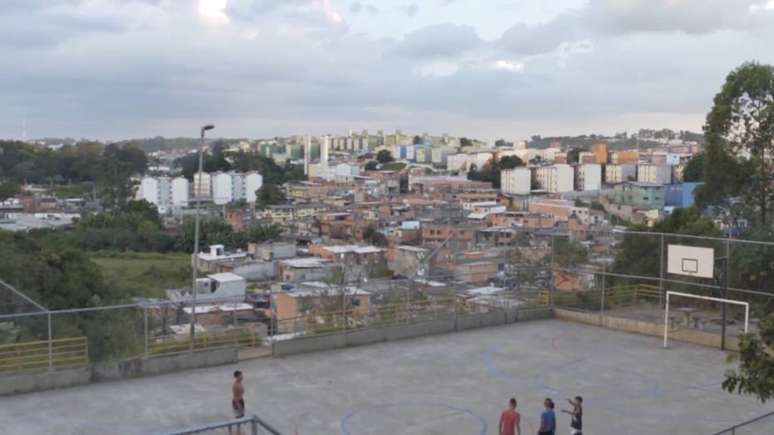 Essa é a vista da praça do luau Raiz Quadrado, na Cidade Tiradentes. 