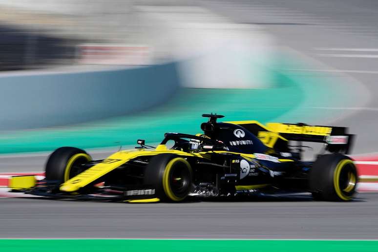 Novas asas traseiras são “como um pára-quedas” de acordo com Hulkenberg