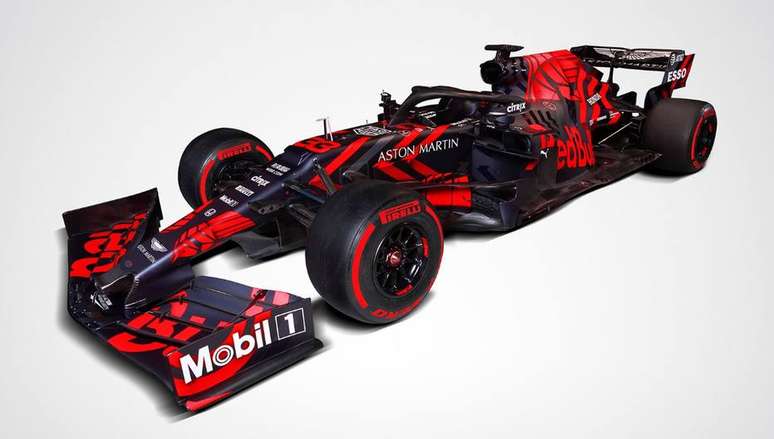 A RBR afirma que o maior diferencial do carro, além da pintura, é que o modelo RB15 leva a equipe a "uma nova era graças à chegada da Honda". Max Verstappen e Pierre Gasly formam a dupla de pilotos.