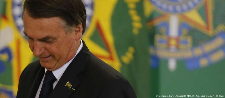 Governo Bolsonaro sofreu sua primeira baixa nesta segunda, em meio a um escândalo de candidaturas laranjas