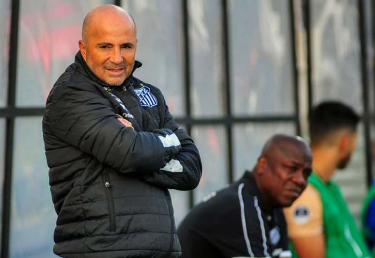 Jorge Sampaoli faz uma boa campanha com o Santos na temporada (DANTE FERNANDEZ / AFP)