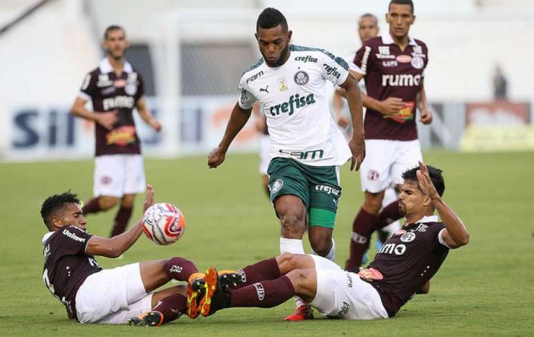 Borja foi quem mais finalizou pelo Palmeiras no jogo: quatro vezes (duas certas e duas erradas) Foto: Cesar Greco