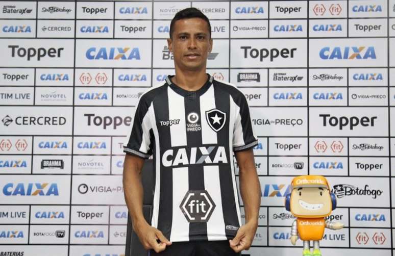 Cícero pode estender o vínculo até o fim de 2021, após dezembro (Foto: Vitor Silva/SS Press/Botafogo)