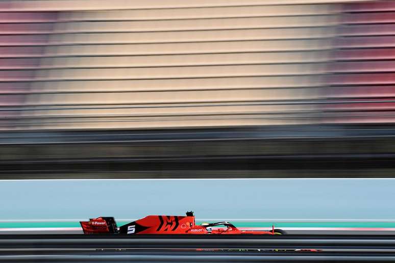 Vettel não é fã das novas asas dianteiras e acha que são “muito feias”
