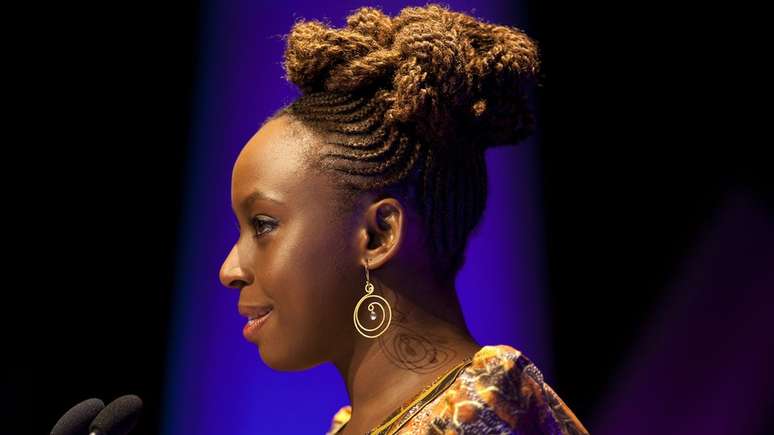 A palestra "Sejamos Todos Feministas", da escritora Chimamanda Ngozi Adichie, teve mais de 6 milhões de visualizações no YouTube