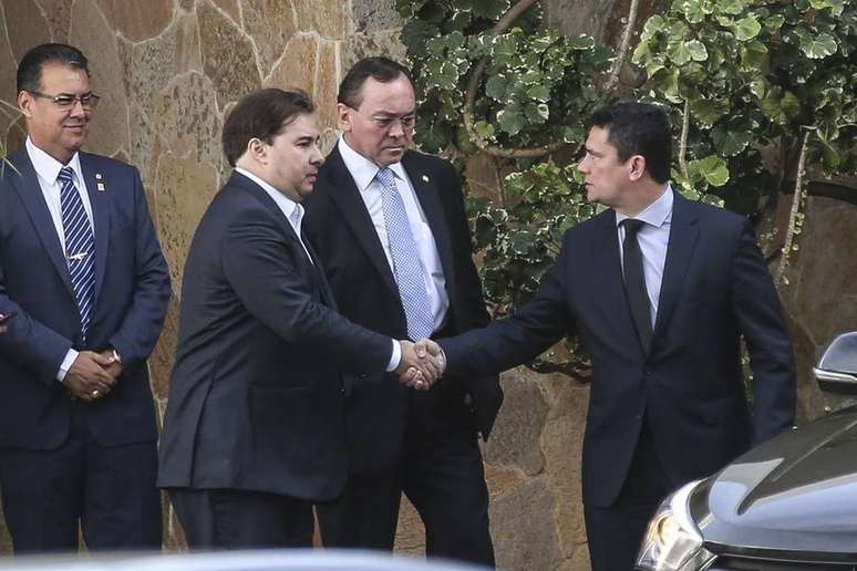 Presidente da Câmara dos Deputados, Rodrigo Maia, recebe o ministro da Justiça e Segurança Pública, Sergio Moro, para um café da manhã no dia de apresentação do pacote de alterações no Código Penal