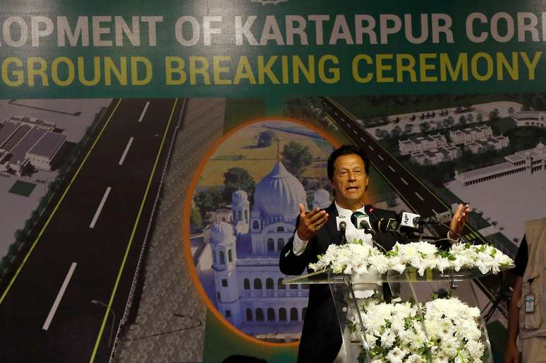 Premiê do Paquistão, Imran Khan, discursa em Kartarpur
28/11/2018 REUTERS/Mohsin Raza 