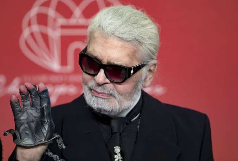 Estilista Karl Lagerfeld, da Chanel, morre aos 85 anos