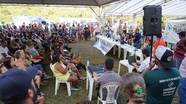 Em reunião, moradores pediram que a Vale assumisse dívidas de financiamento relativas a plantações destruídas, além de uma ajuda de custo mensal