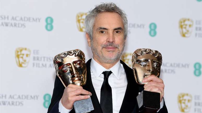 O diretor de Roma, Alfonso Cuarón, ganhou o prêmio Bafta de melhor diretor e melhor filme