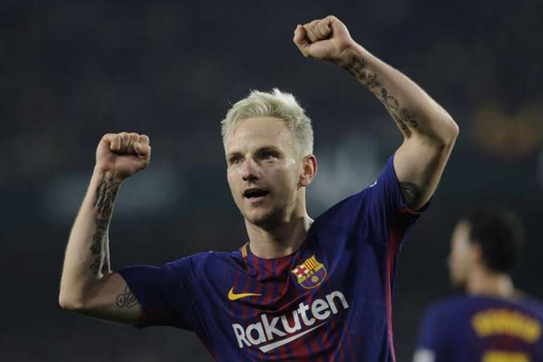 Rakitic pediu uma melhora contratual, mas o Barça ainda não aceitou (Foto: Cristina Quicler / AFP)