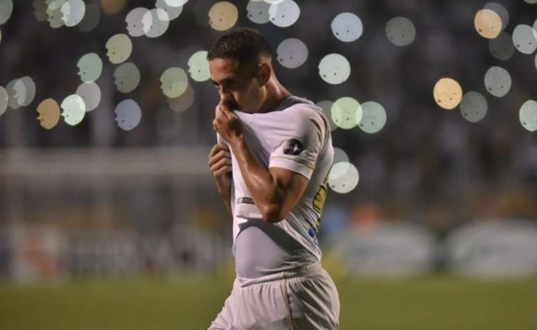 Artilheiro do Santos, Jean Mota espera um jogo difícil contra o Palmeiras, neste sábado (Divulgação Twitter)