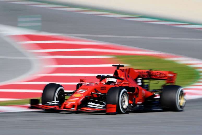 Rápida em stints curtos e longos, Bottas acredita que “Ferrari está à frente das outras equipes”