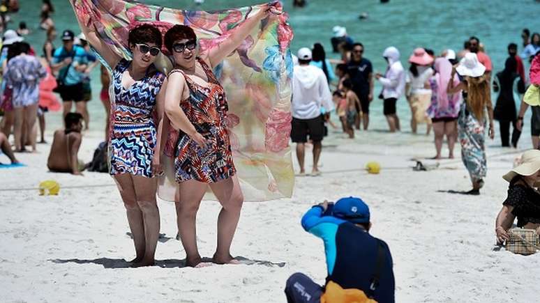 Mais de 3,5 mil turistas chegavam a desembarcar por dia em Maya Bay